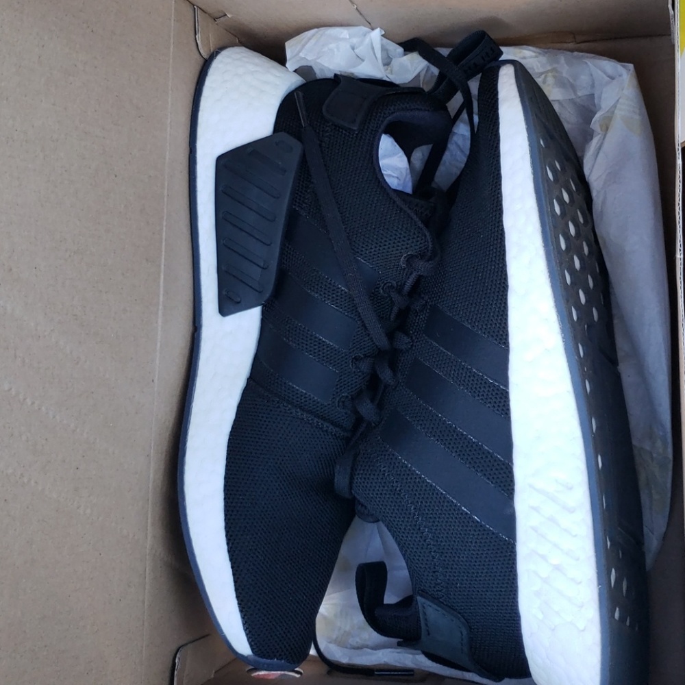 Authentic Adidas NMD-R2